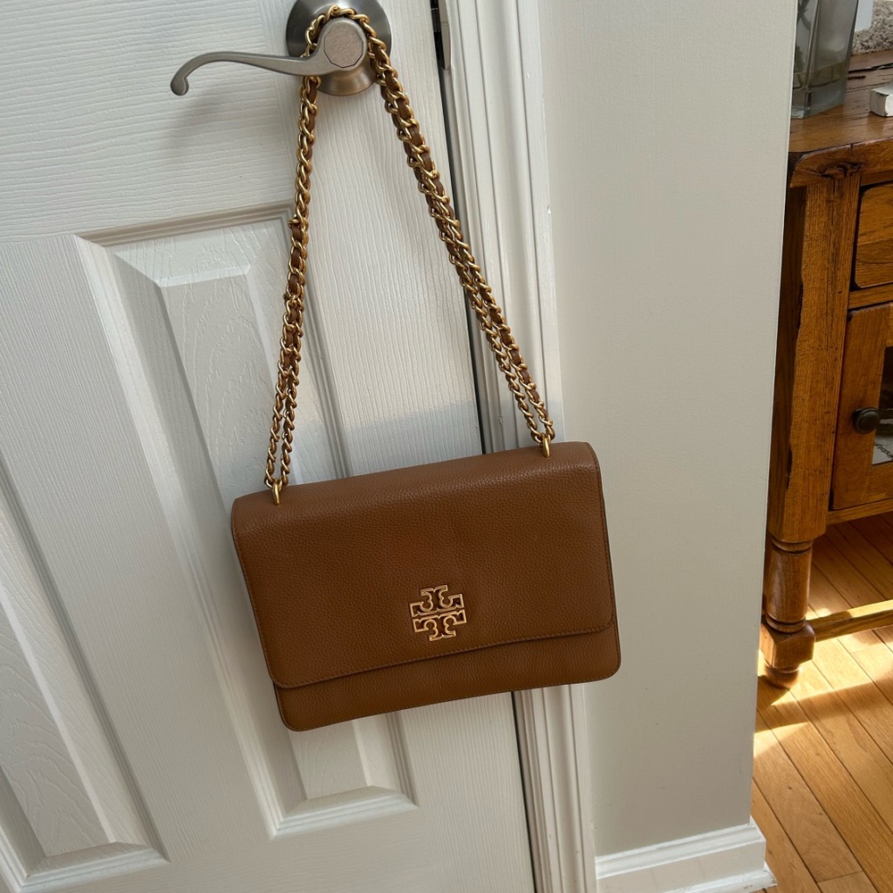 Tory Burch Tan Leather Shoulder Bag with Gold Chain
